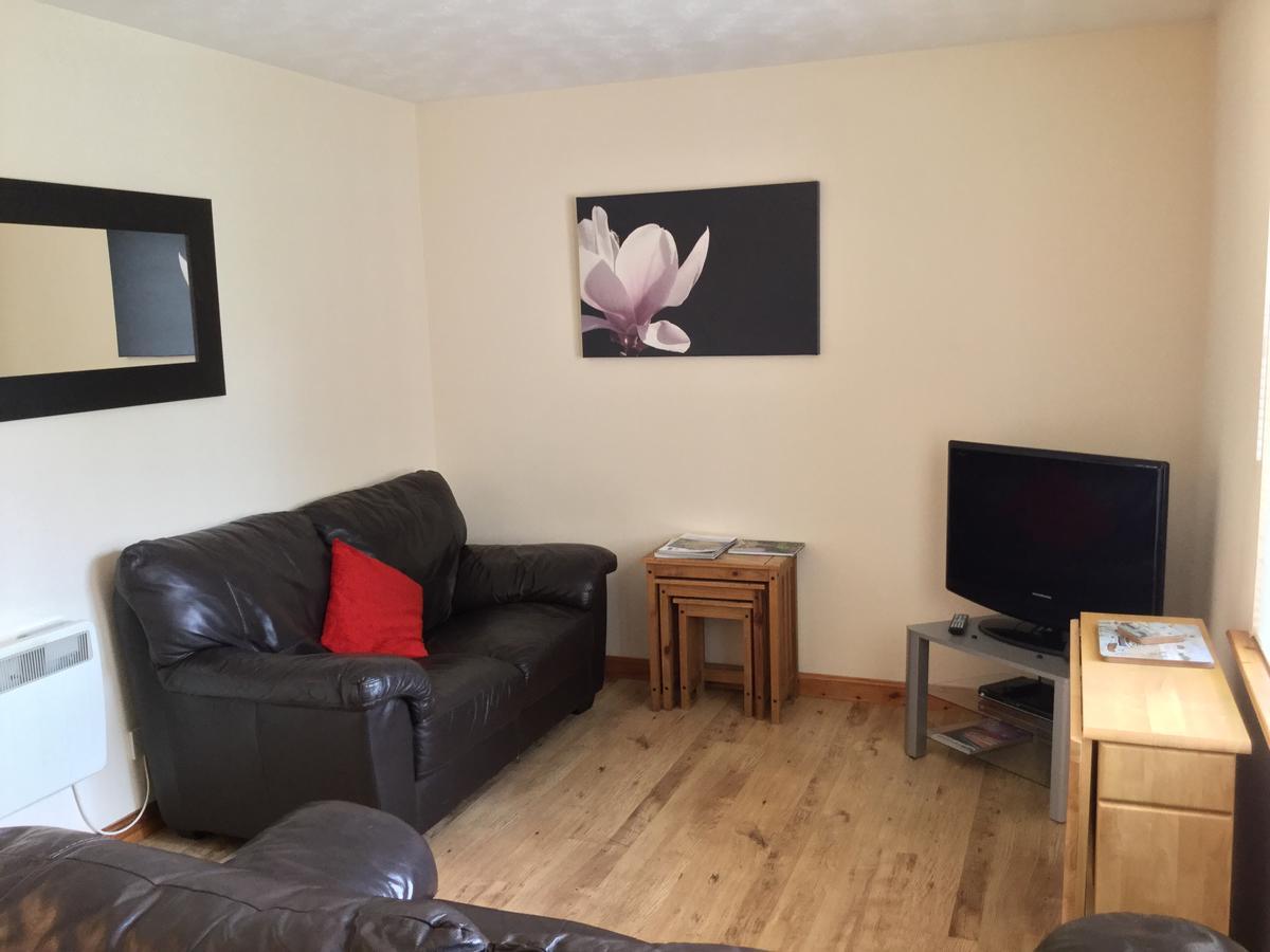 One-Bedroom Apartment - Wyvis Free Parking Inverness Eksteriør billede
